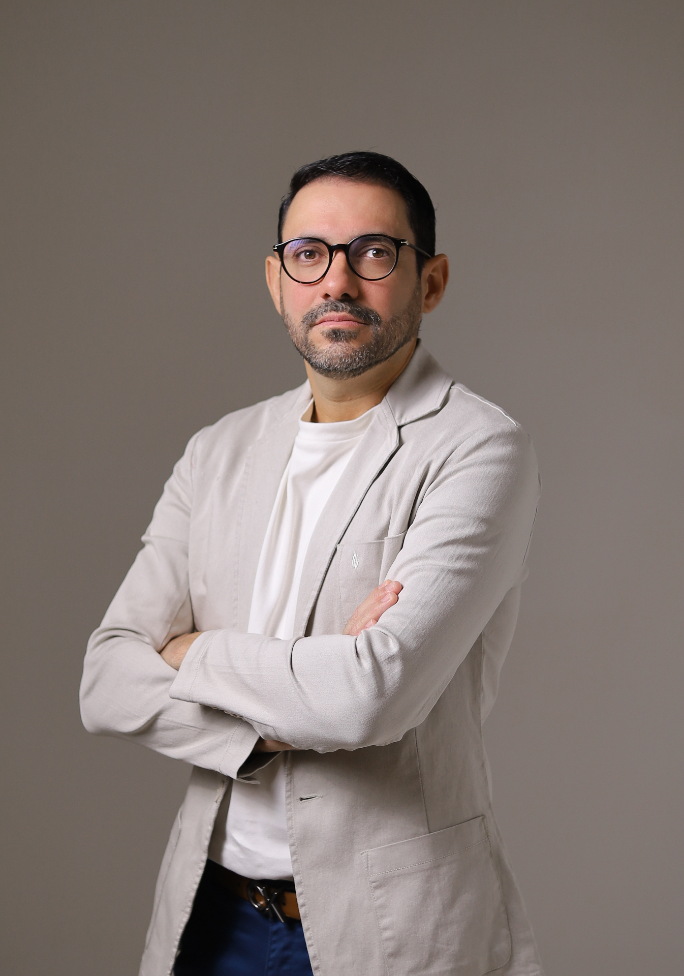 Dr. Manuel Afonso, dentista no Complexo MA